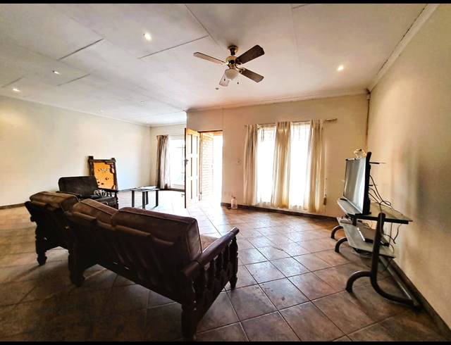 2 BEDROOM TOWNHOUSE FOR SALE IN DUNCANVILLE